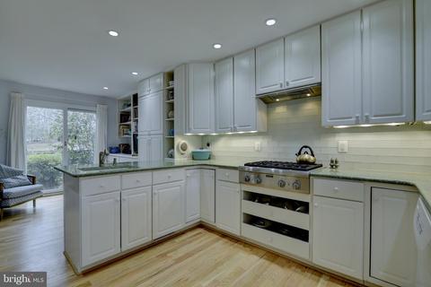 11074 Thrush Ridge Rd, Reston, VA 20191 photo 12