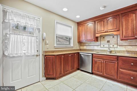 7418 Jervis St, Springfield, VA 22151 photo 11
