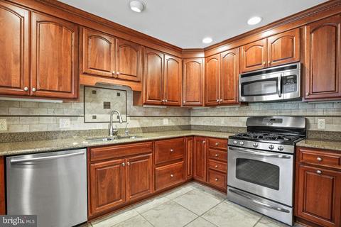 7418 Jervis St, Springfield, VA 22151 photo 9