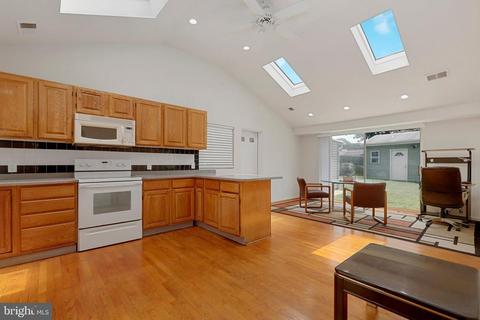 7503 Dunston St, Springfield, VA 22151 photo 18