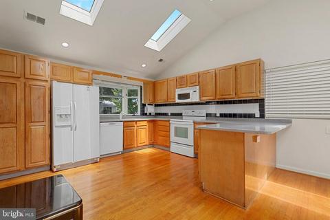 7503 Dunston St, Springfield, VA 22151 photo 17