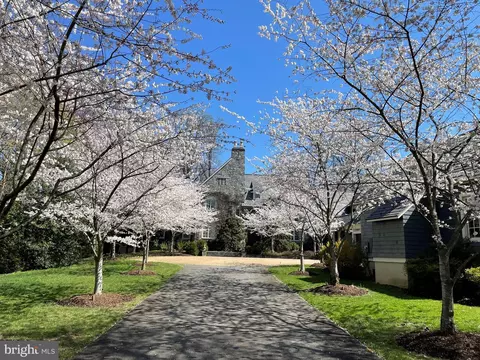 1937 Birch Rd, Mclean, VA 22101 photo 3