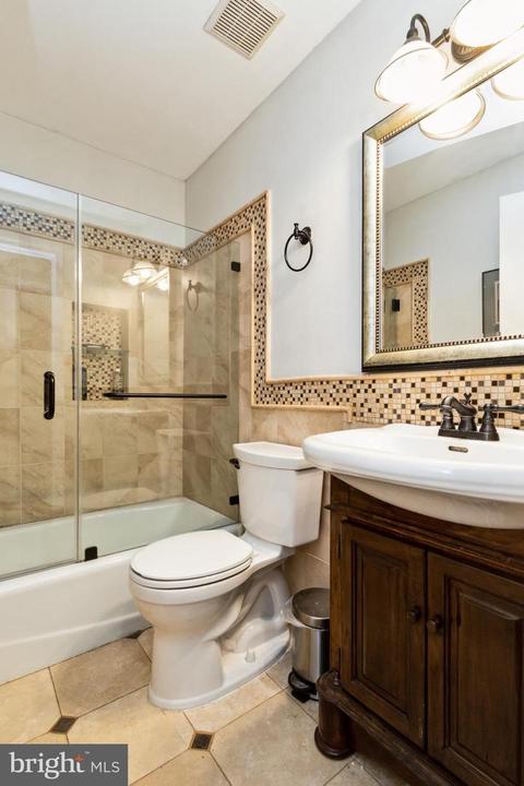 10801 Midsummer Dr, Reston, VA 20191 photo 31