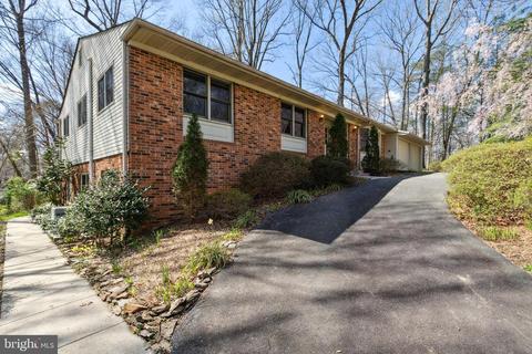 10801 Midsummer Dr, Reston, VA 20191 photo 4