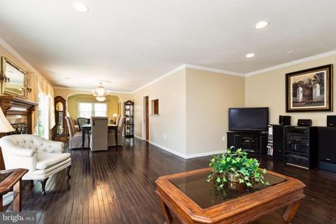 10801 Midsummer Dr, Reston, VA 20191 photo 7