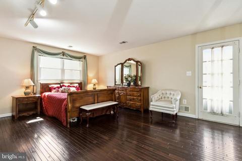 10801 Midsummer Dr, Reston, VA 20191 photo 22