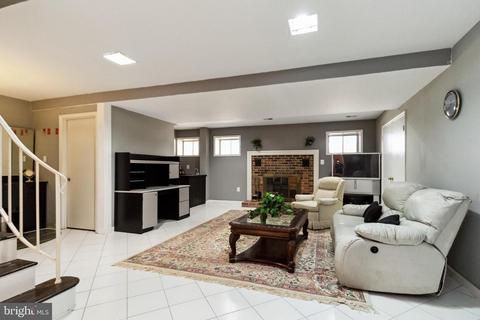 10801 Midsummer Dr, Reston, VA 20191 photo 35