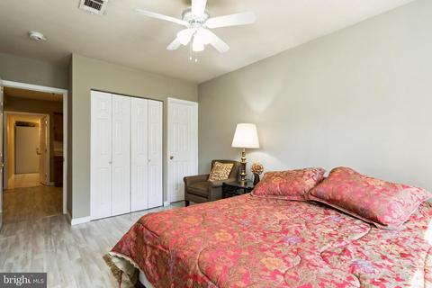 10801 Midsummer Dr, Reston, VA 20191 photo 43