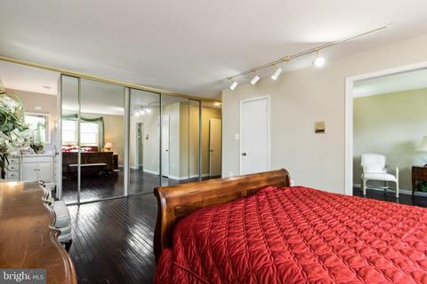 10801 Midsummer Dr, Reston, VA 20191 photo 20