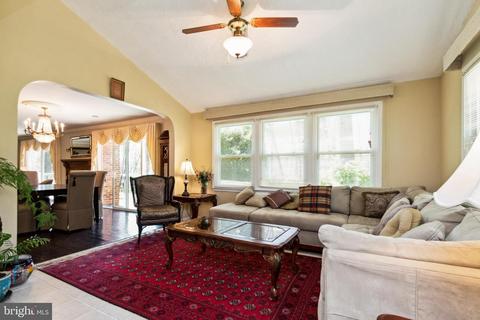 10801 Midsummer Dr, Reston, VA 20191 photo 11