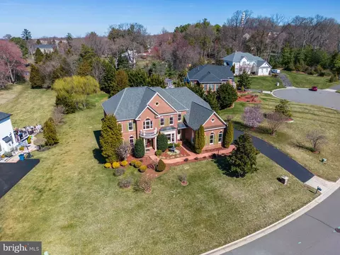 11806 Forest Heights Ct, Herndon, VA 20170