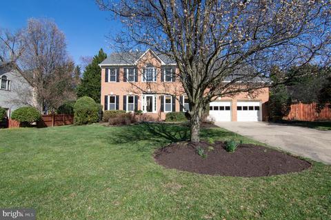 2679 Oak Valley Dr, Vienna, VA 22181
