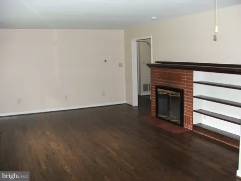 6613 Hackberry St, Springfield, VA 22150 photo 3