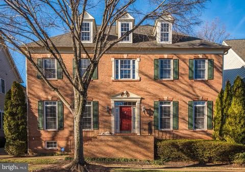 2978 Trousseau Ln, Oakton, VA 22124