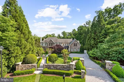 7681 Ballestrade Ct, Mclean, VA 22102