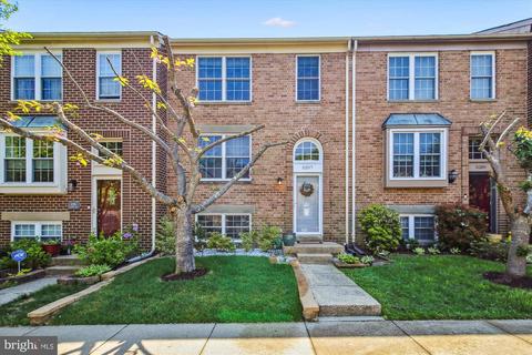 5207 Leeward Ln, Alexandria, VA 22315
