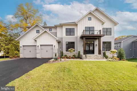6562 Brooks Pl, Falls Church, VA 22044