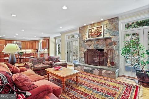 1598 Maddux Ln, Mclean, VA 22101 photo 22