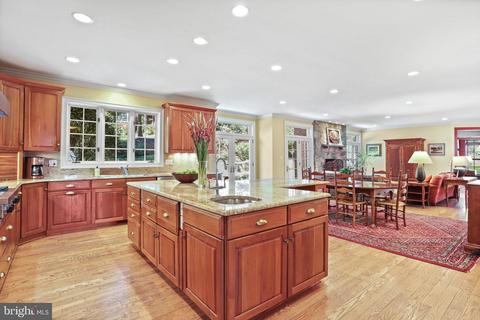 1598 Maddux Ln, Mclean, VA 22101 photo 15
