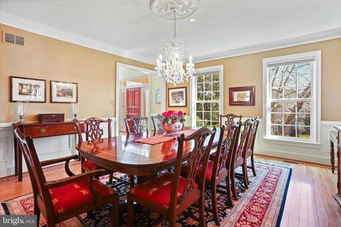 1598 Maddux Ln, Mclean, VA 22101 photo 9