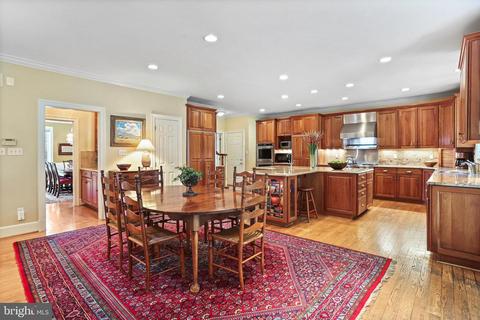 1598 Maddux Ln, Mclean, VA 22101 photo 18