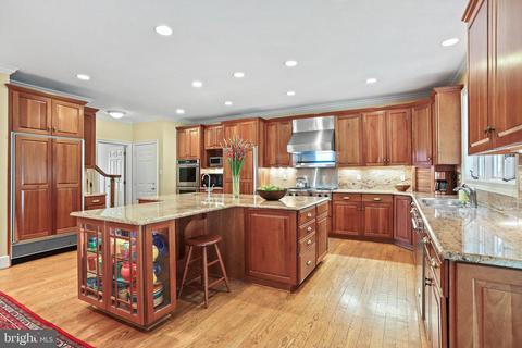 1598 Maddux Ln, Mclean, VA 22101 photo 11