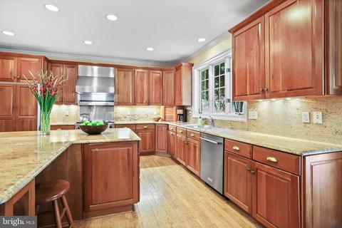 1598 Maddux Ln, Mclean, VA 22101 photo 12