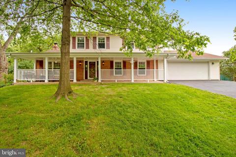 4710 Olde Forge Ct, Fairfax, VA 22032