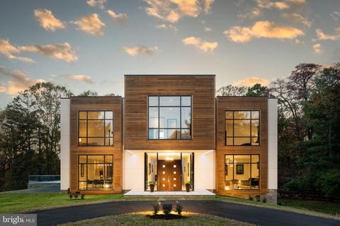 10300 Conejo Ln, Oakton, VA 22124