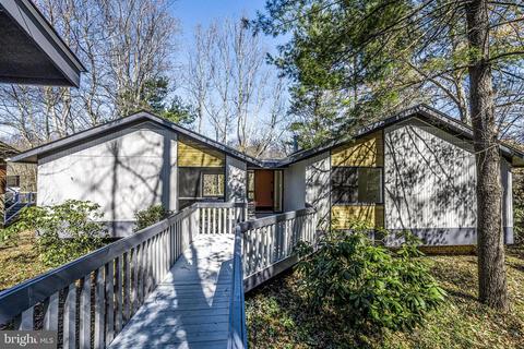 11218 Leatherwood Dr, Reston, VA 20191