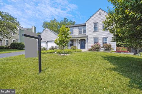 1011 Page Ct, Herndon, VA 20170