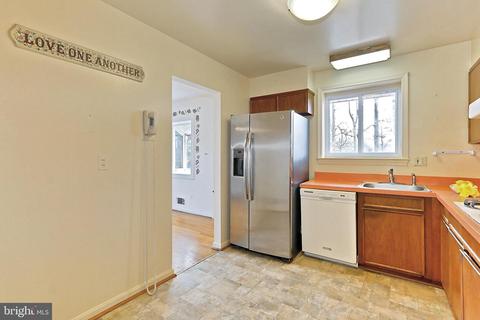 7513 Long Pine Dr, Springfield, VA 22151 photo 11