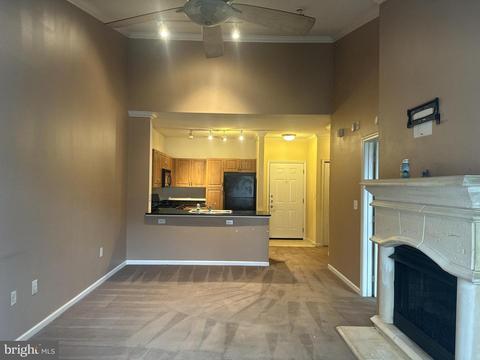 12956 Centre Park Cir #412, Herndon, VA 20171