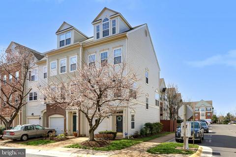 5322 Chieftain Cir, Alexandria, VA 22312