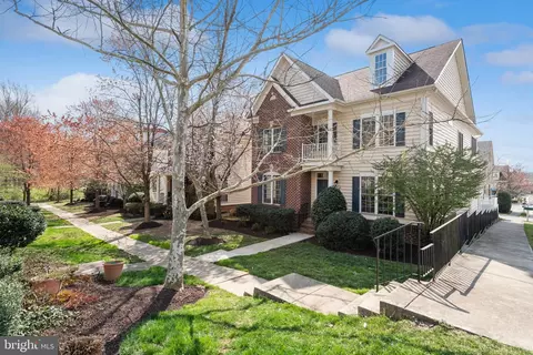 2869 Star Opal Dr, Fairfax, VA 22031