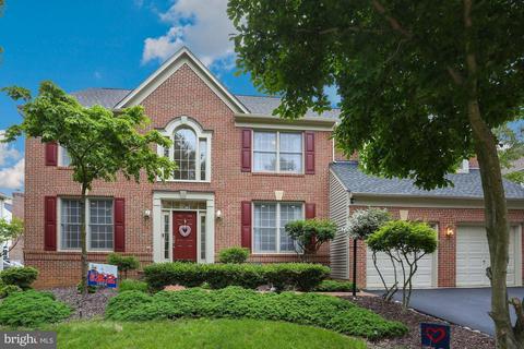 8310 Wolftrap Rd, Vienna, VA 22182