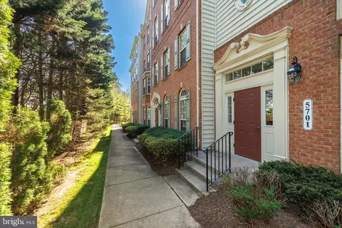 5701 Callcott Way #A, Alexandria, VA 22312