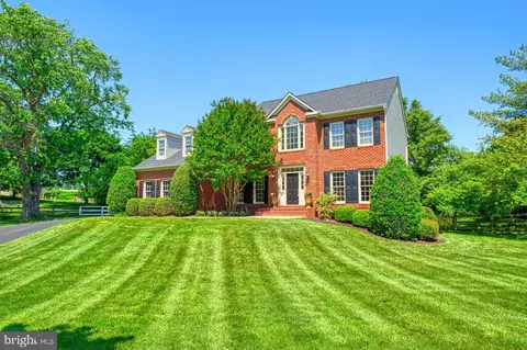 11104 Tommye Ln, Reston, VA 20194