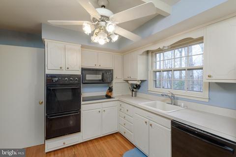6912 Sydenstricker Rd, Springfield, VA 22152 photo 15