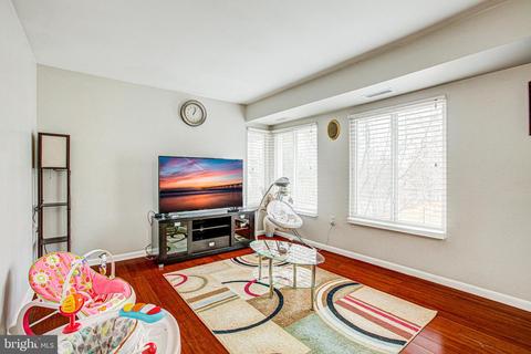 10350 Luria Commons Ct #3I, Burke, VA 22015