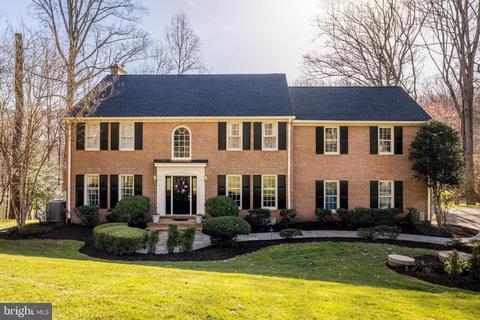 9405 Lagovista Ct, Great Falls, VA 22066