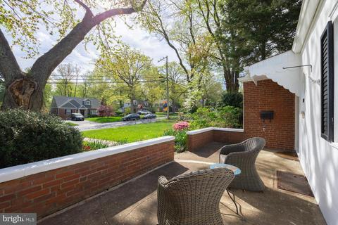 3900 Rose Ln, Annandale, VA 22003