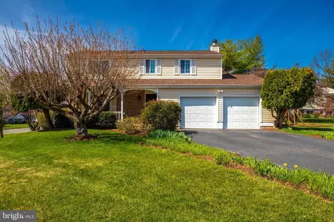 13051 Kensal Green Ct, Herndon, VA 20171