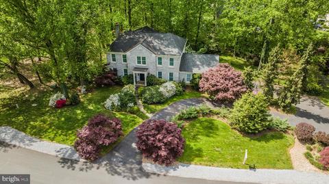 1210 Shaker Dr, Herndon, VA 20170
