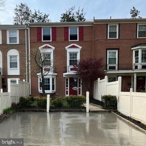 4347 Gramercy Cir, Alexandria, VA 22309