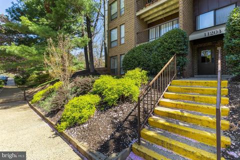 11204 Chestnut Grove Sq #4, Reston, VA 20190