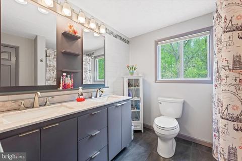 8844 Creekside Way, Springfield, VA 22153 photo 30