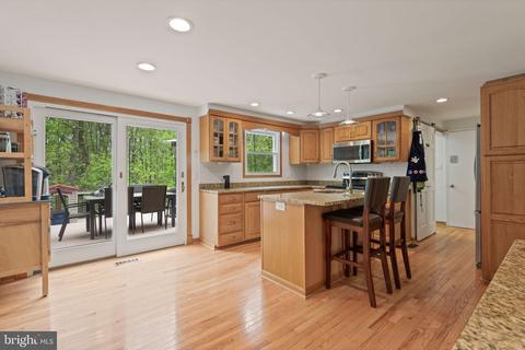 8844 Creekside Way, Springfield, VA 22153 photo 17