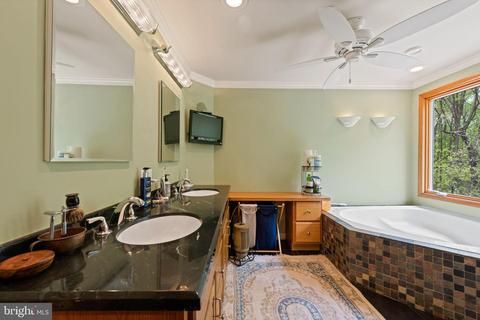 8844 Creekside Way, Springfield, VA 22153 photo 28