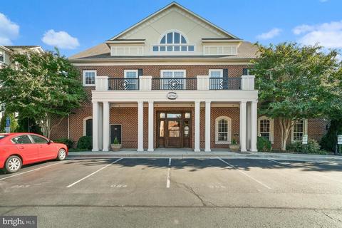 12949 Centre Park Cir #201, Herndon, VA 20171